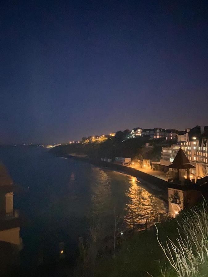 غرانفيل Les Roches Grises, Luxueuse Villa Face Mer, 4Etoiles, Spa Et Jardin Panoramique, Societe La Clef Decamp المظهر الخارجي الصورة